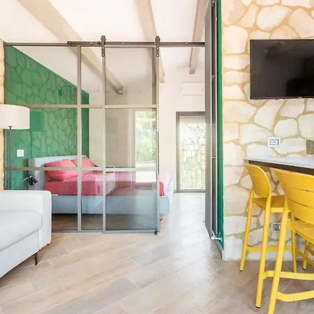 Casa Dei Fiori Apartment *